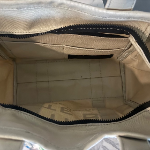 Marc Jacobs Beige Tote Bag with Black Strap - Picture 6 of 6